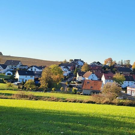 Sunny Flat In Bad Driburg With Garden Apartment Bagian luar foto