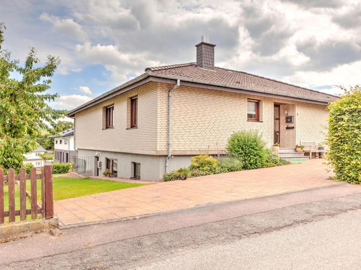 Sunny Flat In Bad Driburg With Garden Apartment Ruang foto