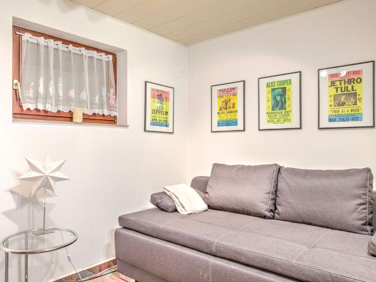 Sunny Flat In Bad Driburg With Garden Apartment Ruang foto
