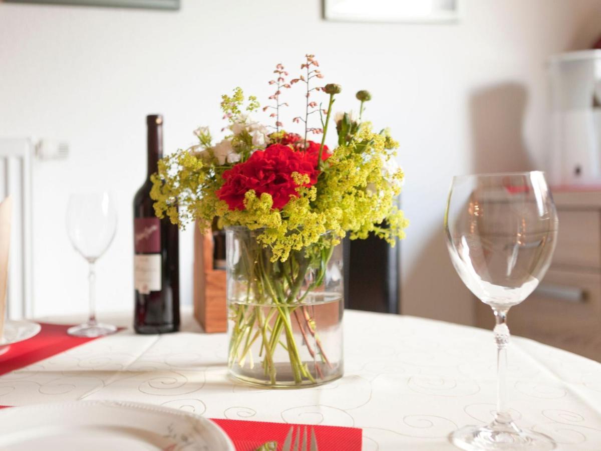 Sunny Flat In Bad Driburg With Garden Apartment Ruang foto