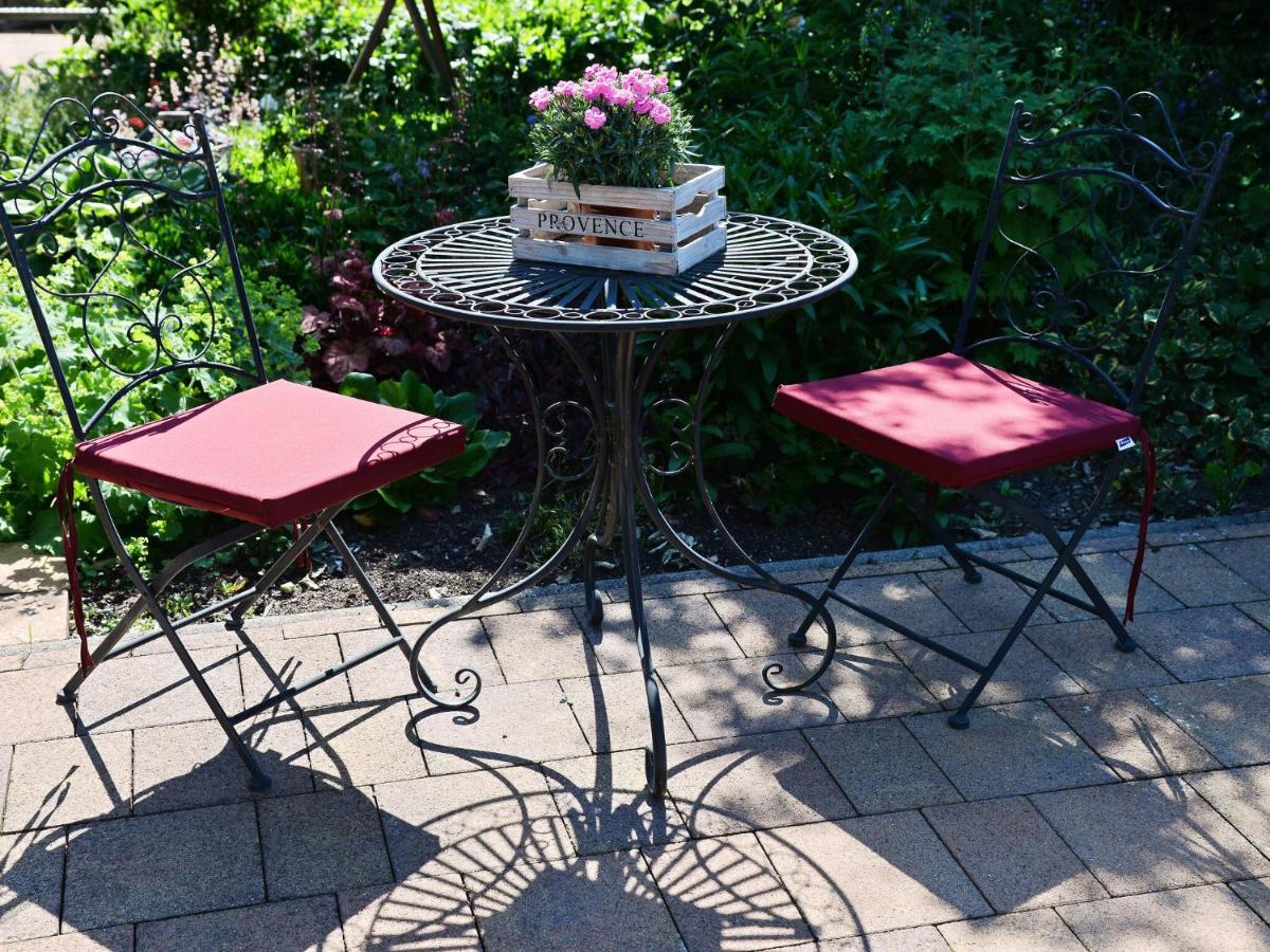 Sunny Flat In Bad Driburg With Garden Apartment Bagian luar foto